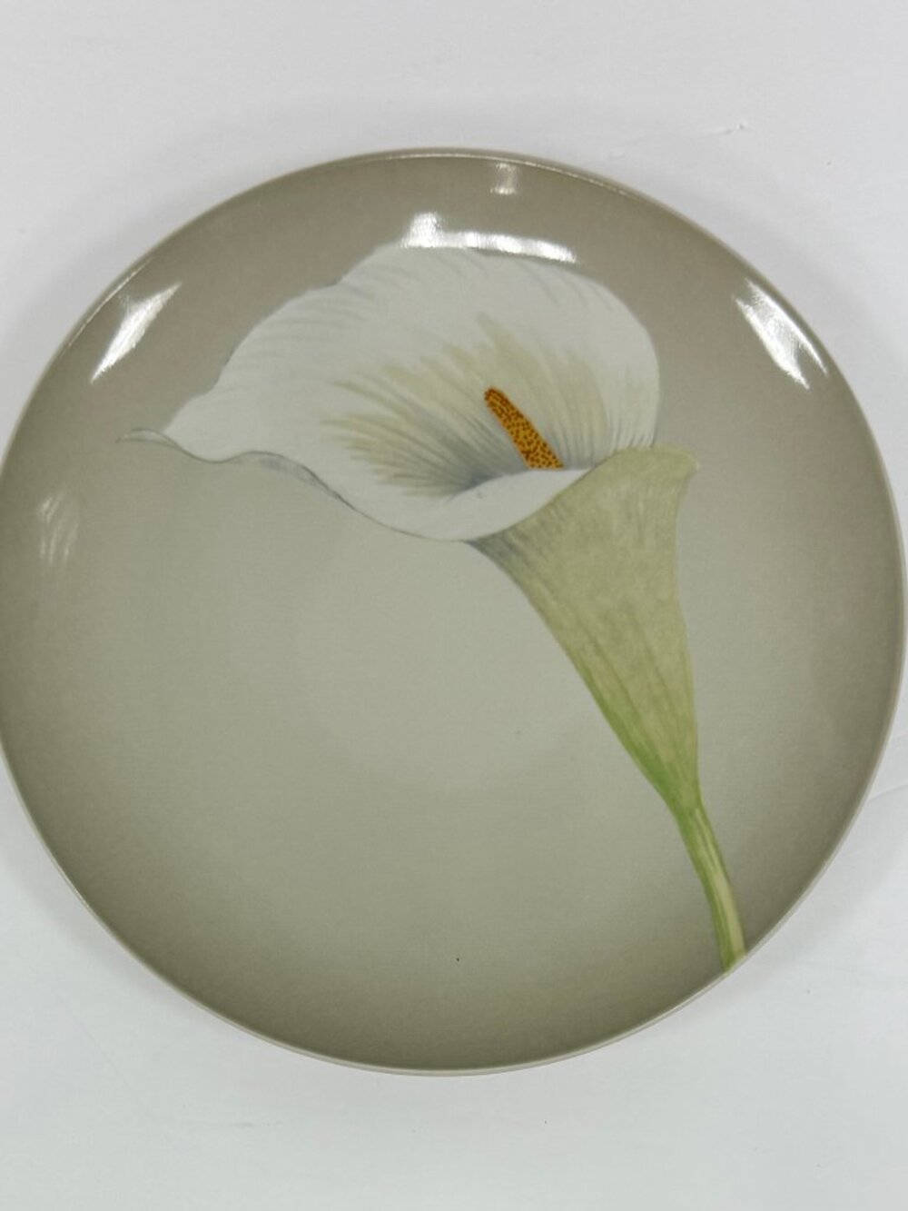 New Noritake Colorwave Cream Calla Lily Accent Plate. KT190